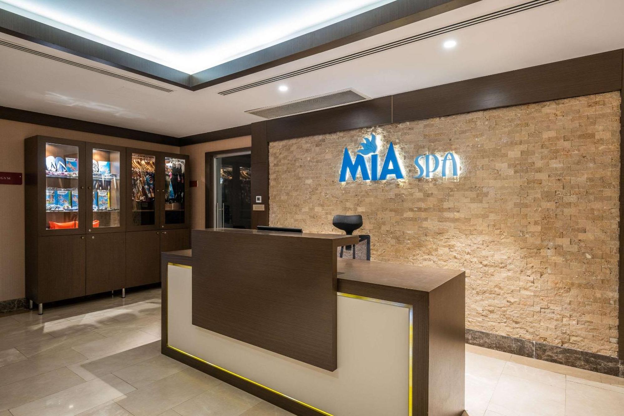 Clarion Hotel Istanbul Mahmutbey — Fotos 1